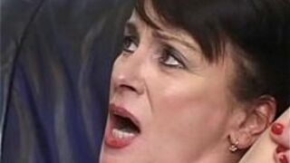 Зрелая мачеха получает кримпай от - порно видео