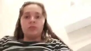 Эта красотка Китара присылает мне еще одно селфи со своими активами - порно видео